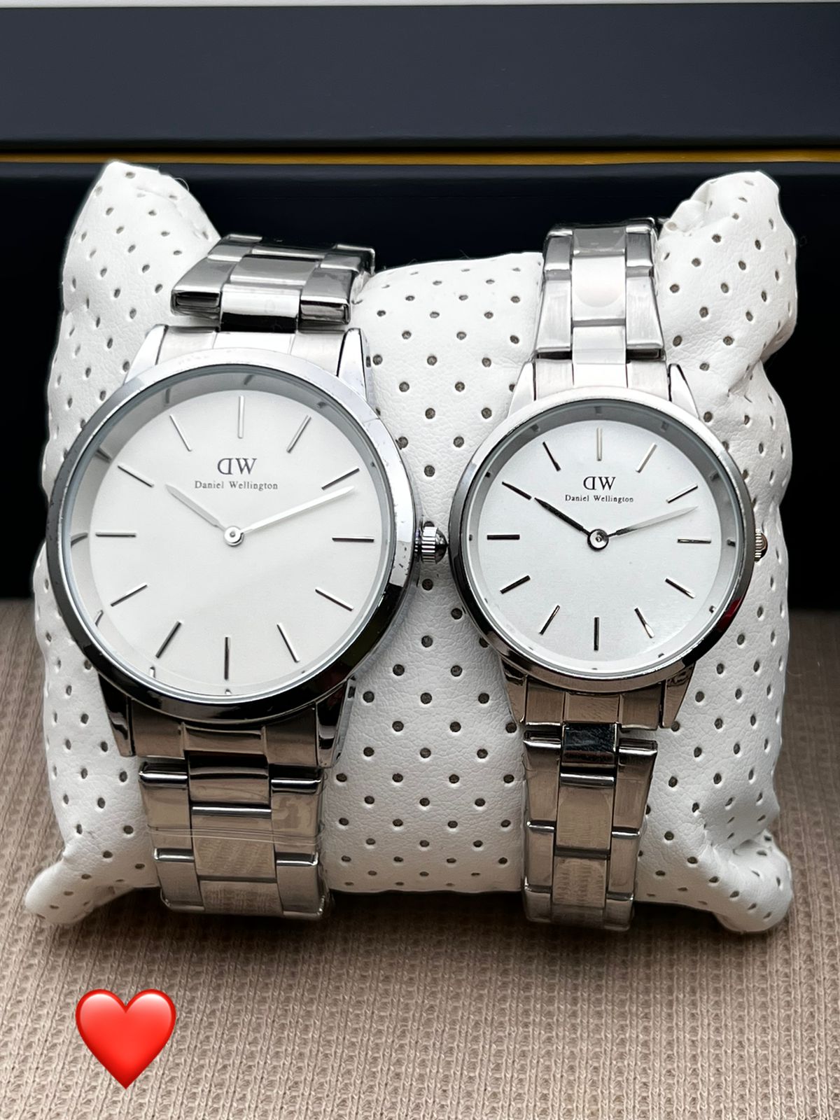 Daniel Wellington white dial silver chain couple watches
